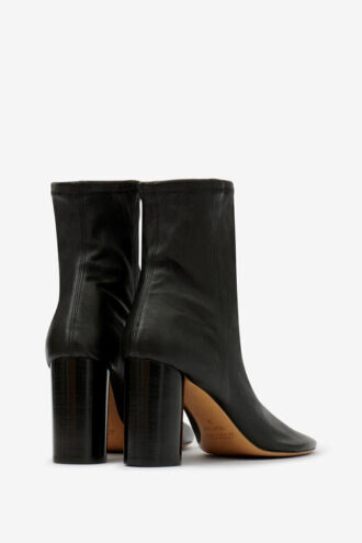 Botines de piel suave con tacón alto Botines de piel suave con tacón alto