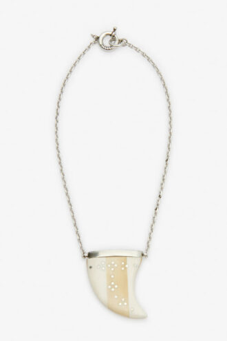 Collar con colgante de cuerno de búfalo Ellen