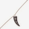 Collar con colgante de cuerno largo Maji