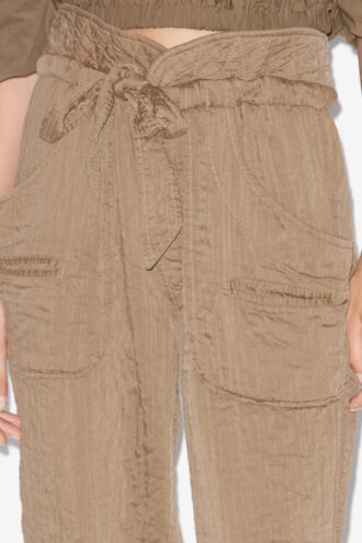 Pantalones estilo aventurero Serida Pantalones estilo aventurero Serida