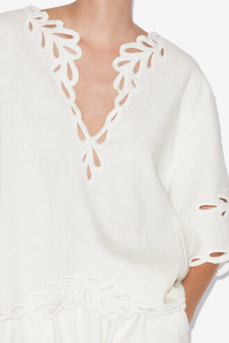 Top calado con bordado Shana Top calado con bordado Shana